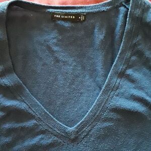 The Limited  vee neck top size medium